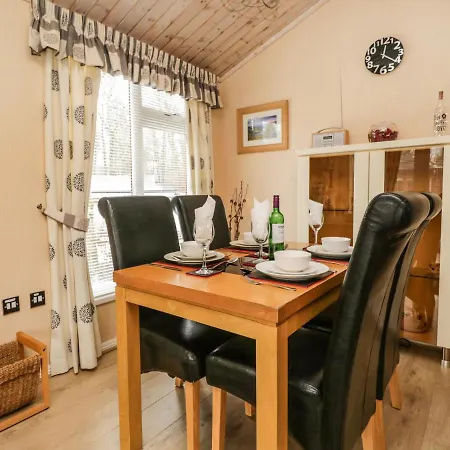 Holiday home Woodland Nook *